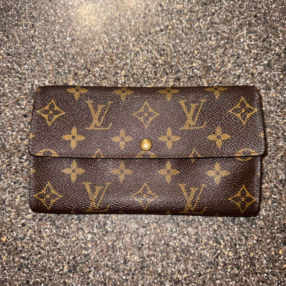 Louis Vuitton Monogram Canvas Sarah Wallet with COA